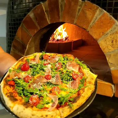 Pizzeria FARICO pizza z pieca opalanego drewnem, burgery, sałatki